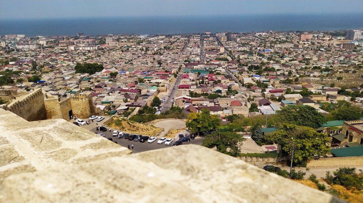 Столица дагестана дербент. Дагестан город дербент море. 06. 06. Столица города дербент.