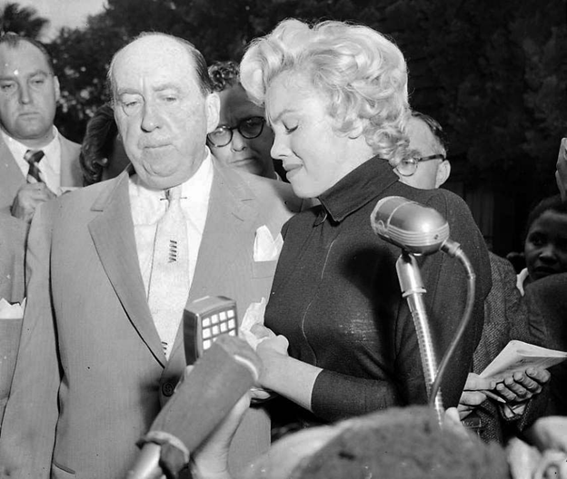 Источник: https://i.pinimg.com/originals/ee/eb/ab/eeebabf5dcc1dff82a3c294786582bc5.jpg .