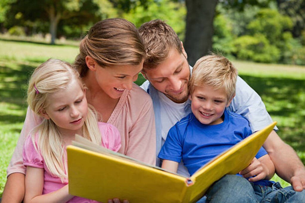 Читать книги воспитание детей. Родители и дети. Семейное чтение. Книги для детей. Читающая семья.