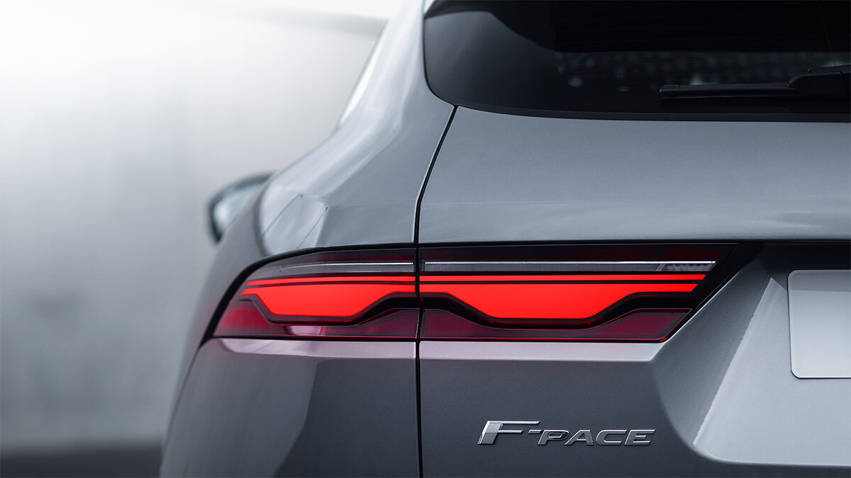 6 причин выбрать обновлённый Jaguar F-Pace
