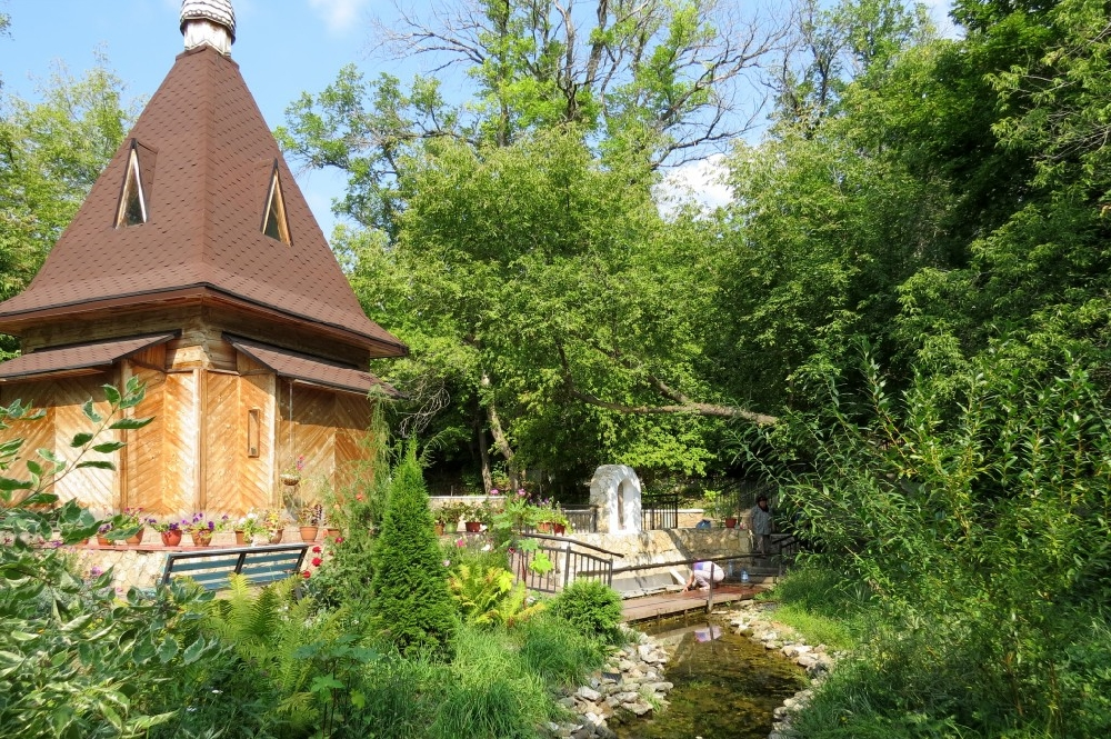 Усовка Саратовская Святой Родник. Село Усовка Родник белый ключ. Белый ключ Саратов Родник. Саратовская область Святой источник белый ключ. Святые саратовской области