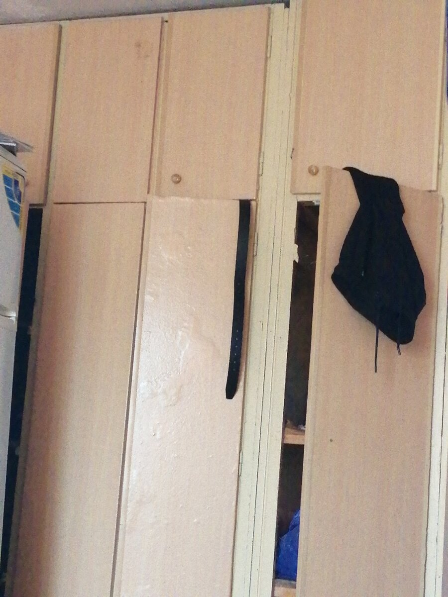 Шкаф