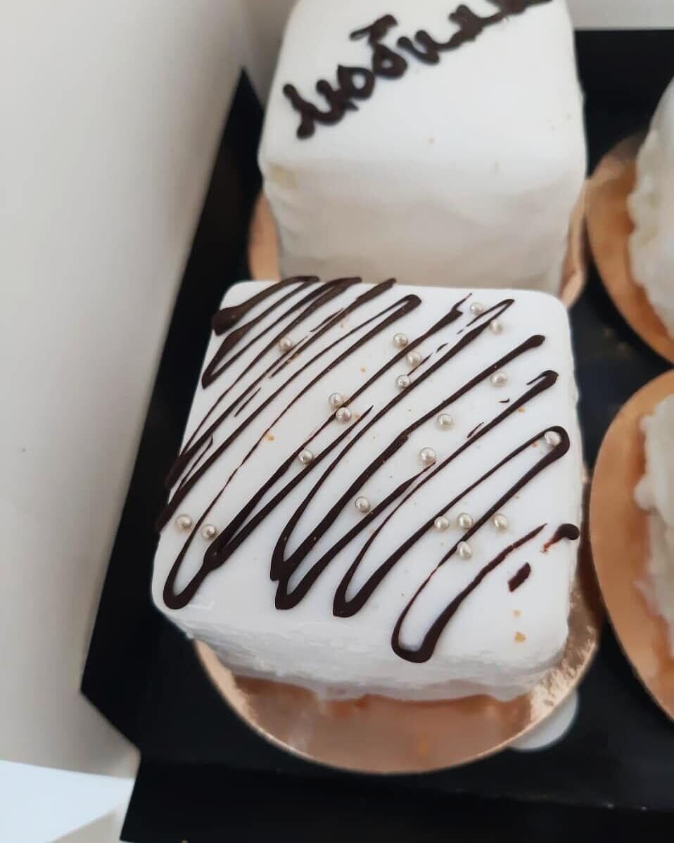 кубы в белом