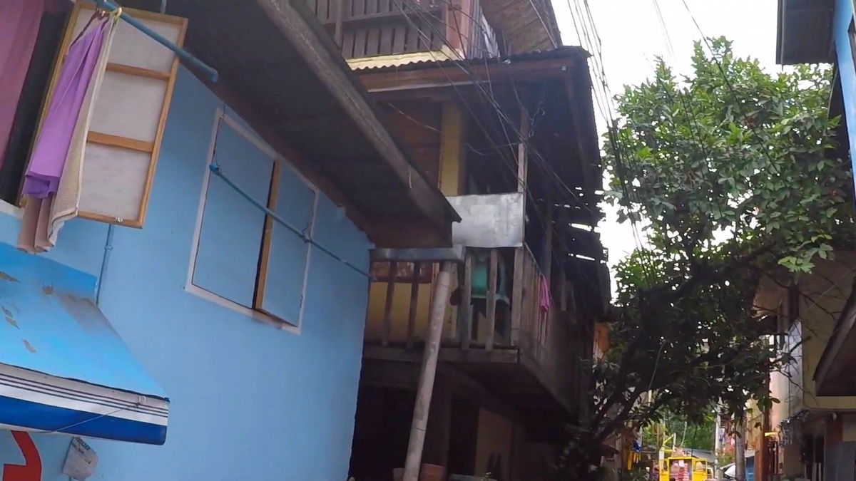 В таких домах живет большинство жителей трущоб