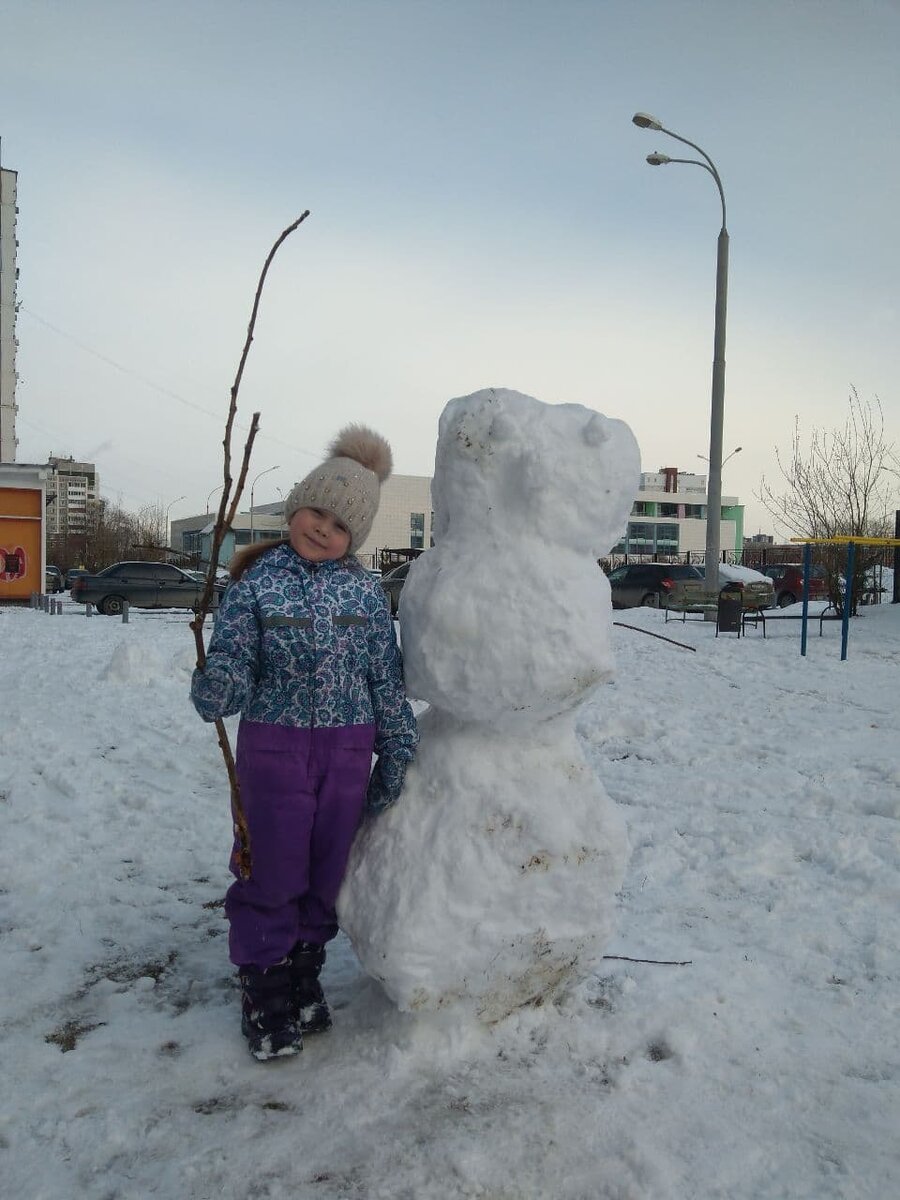 Наш мартовский снеговик