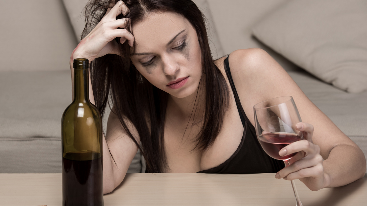 В женском алкоголизме виновата любовь