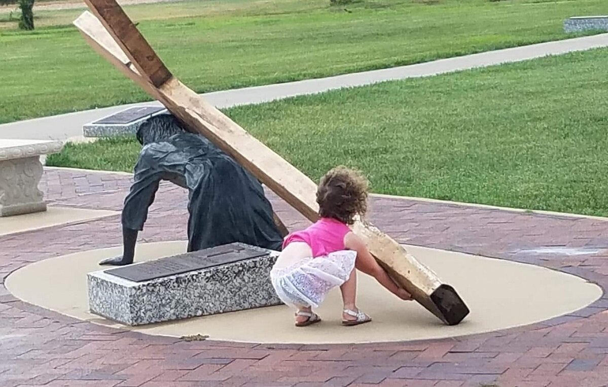 “Ибо так возлюбил Бог мир, что отдал Сына Своего Единородного, дабы всякий, верующий в Него, не погиб, но имел жизнь вечную” Ин.3:16.-3