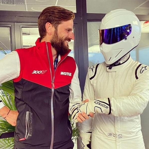 Роман Грабоуски и тест-пилот Top Gear “the Stig”