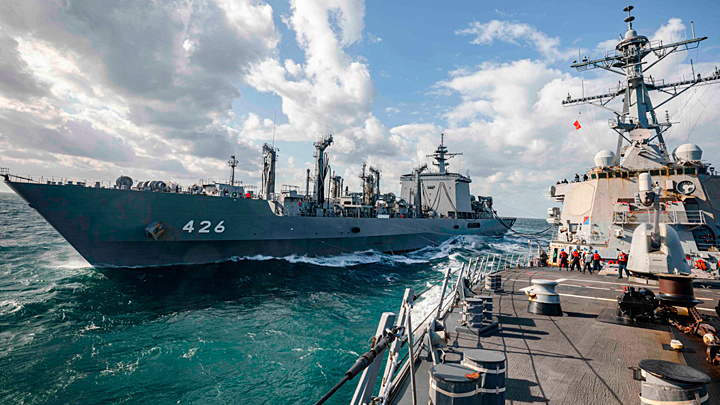 ВОЕННЫЕ КОРАБЛИ США В ВОДАХ ТАЙВАНЬСКОГО ПРОЛИВА. ФОТО: US NAVY / GLOBALLOOKPRESS 