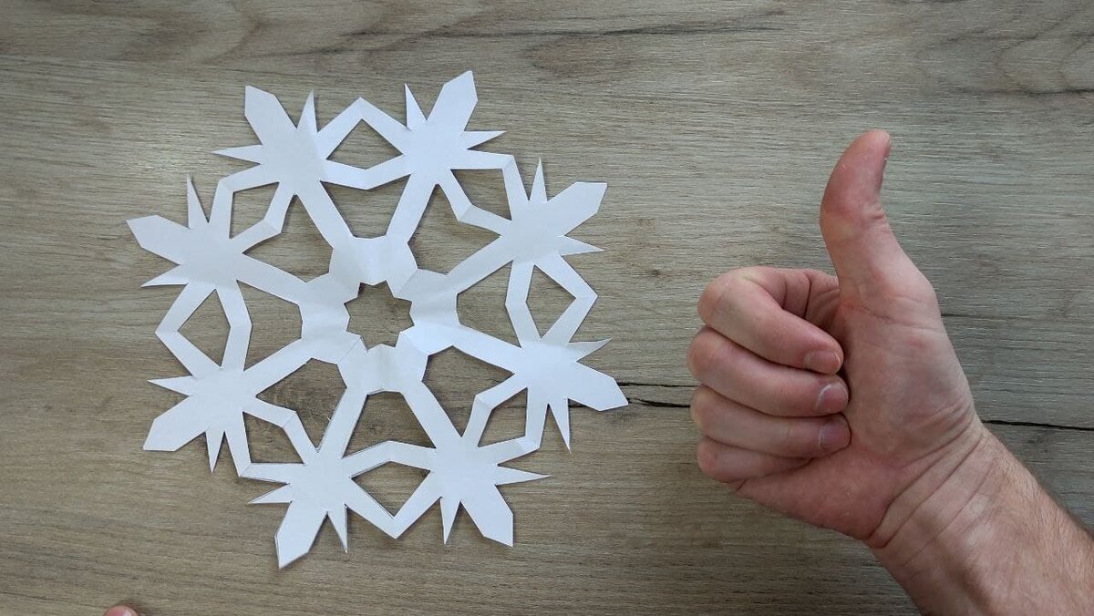 Полистайте галерею готовых снежинок