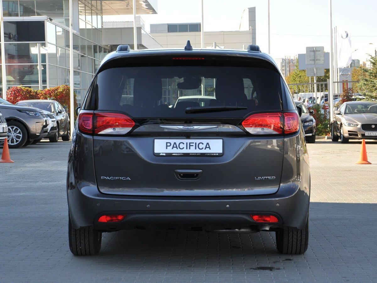 Chrysler Pacifica. Источник иллюстрации - auto.ru