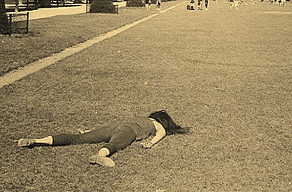 54% опрошенных девушек в качестве причины использования фильтров назвали неуверенность в себе - попытку спрятать свою подлинную внешность...