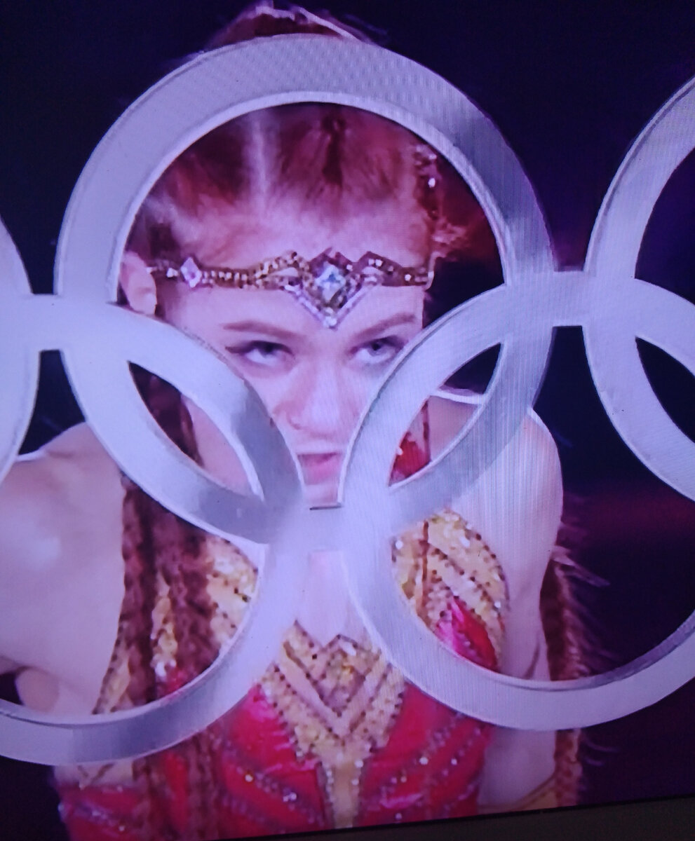 Александра Трусова. Скрин-шот экрана телевизора. 