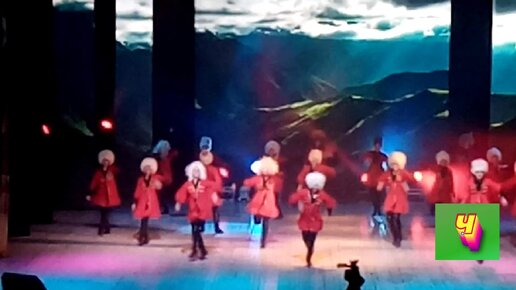 Кавказский танец на отчетном концерте шоу-балета 