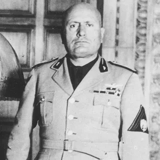 Б. Муссолини. 