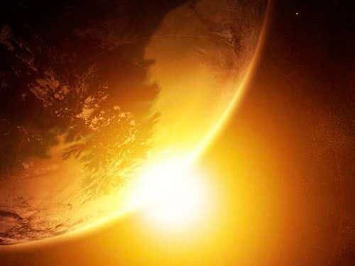 Как минимум вечером 20-го июня хорошо побыть на природе, постоять у больших и зрелых деревьев и очень желательно — сплести венок. Венок можно сплести даже из березовых веточек. И потом отпустить в воду с благодарностью за все то хорошее, что есть в вашей жизни. Энергия Благодарности является целебной, и чем искреннее вы будете благодарить — тем лучше для вашей энергетики и вашей души. Если нет возможности сплести венок — можно просто отпустить цветы в воду. Этот простой ритуал — знак уважения перед силами Природы, а значит и перед Силами Вселенной. 

Хорошо пить травяной чай, зажигать дома свечи. Собирать травы — собранные в этот день они обладают бОльшей силой. Хорошо ходить (а еще лучше — бегать) босиком по траве. Это хорошо делать утром и вечером на протяжении всего периода с 20-го по 23 июня. 21 и 22 июня — хорошо вставать рано, на рассвете, и принимая рассветные лучи, думать о том, что вы хотите, чтобы произошло в вашей жизни в ближайшее время. И просить поддержки у энергии Солнца, своими словами, от души, искренне. НЕ КАК РАБ ИЛИ РАБА, а как Дочь или Сын, потомок Высших Сил, достойный представитель рода людского! 

