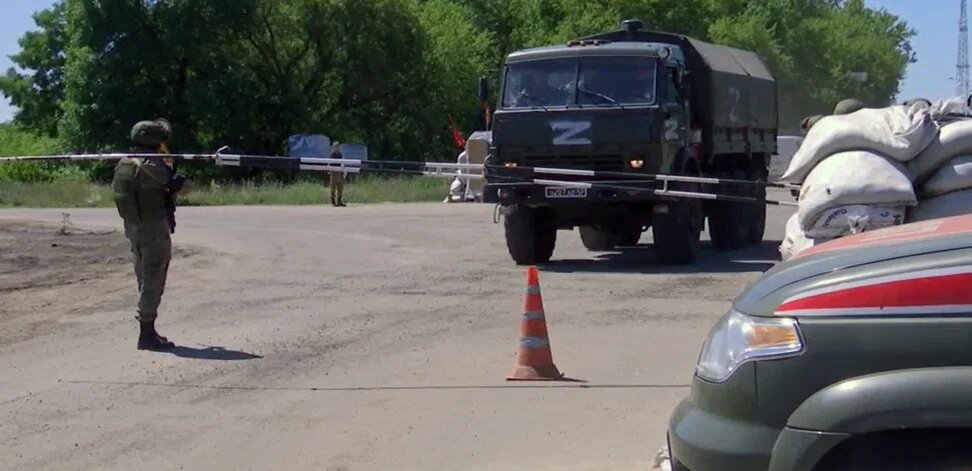 На наиболее опасных участках дорог развёрнуты опорные пункты