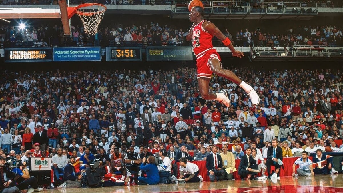 Знаменитый баскетболист Майкл Джордан шел к своим выдающимся результатам через череду ошибок и неудач (фото с сайта: i.ytimg.com)
