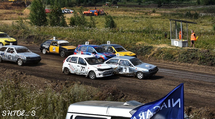 Даниил Стахеев (бортовой номер 7) на трассе. Фото предоставлено Даниилом Стахеевым