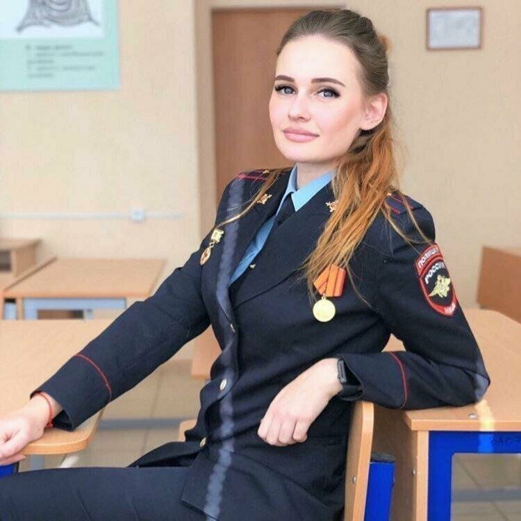 Фото девушек в полицейского в форме