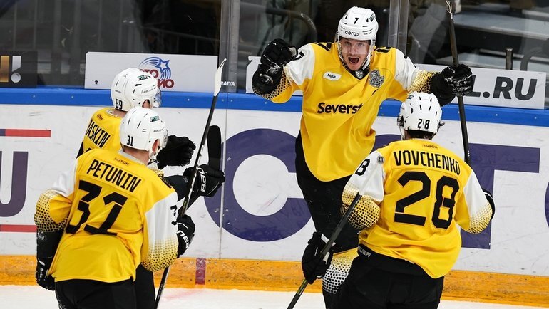    Хоккеисты «Северстали».ХК ЦСКА