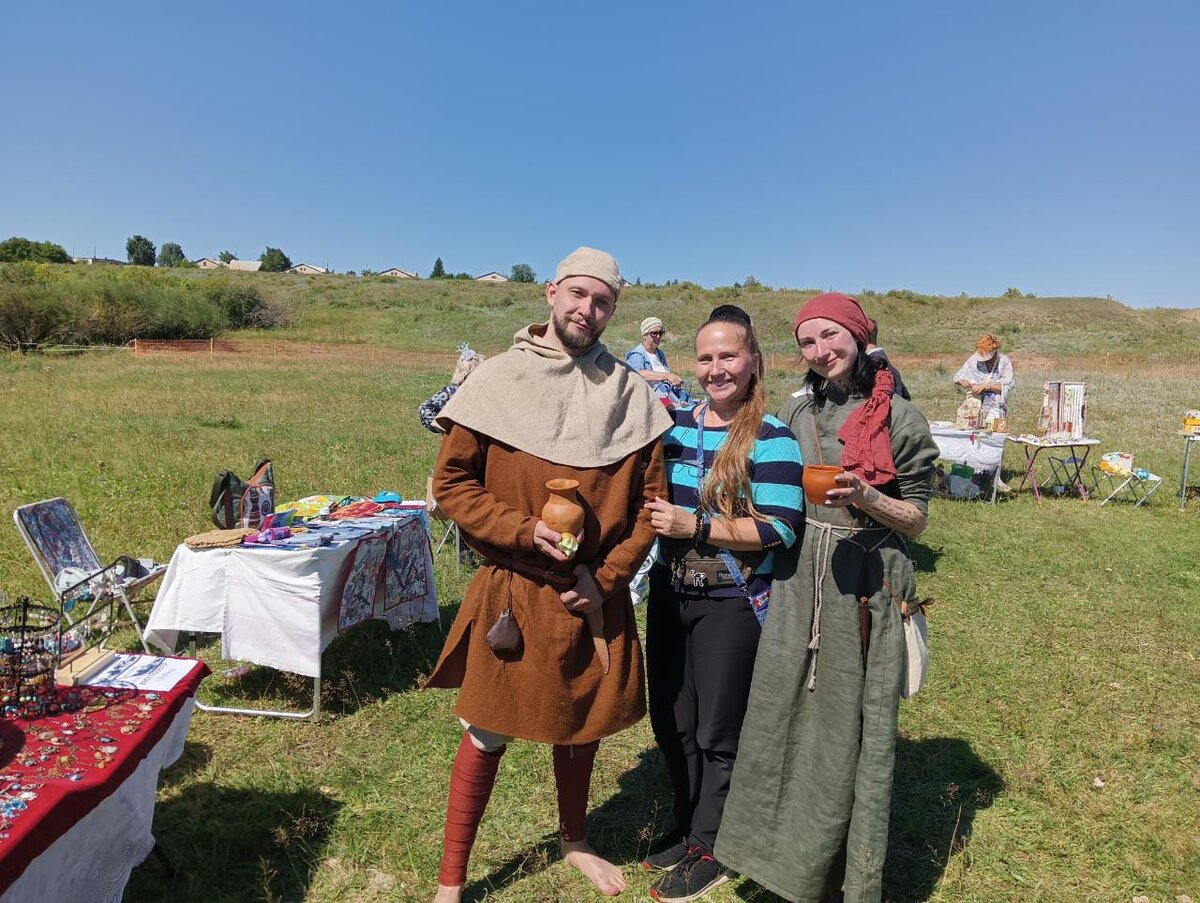 этот по моему вообще босиком