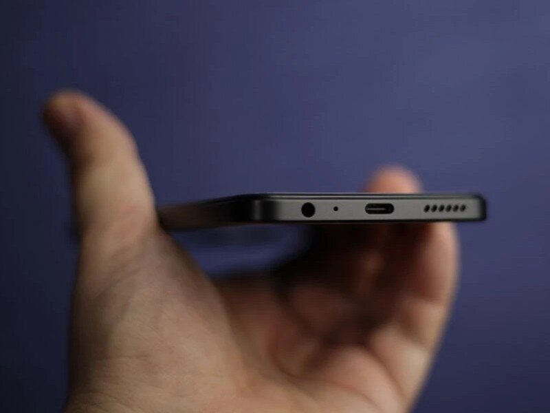    Первые фотографии и характеристики смартфона на российской ОС Rosa Mobile [ФОТО]