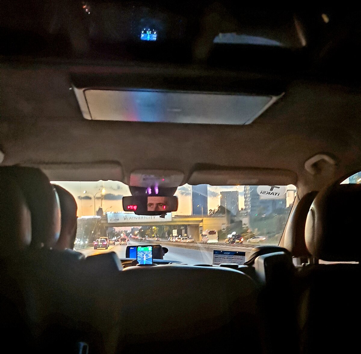 Чёрное такси в Стамбуле, август 2023 