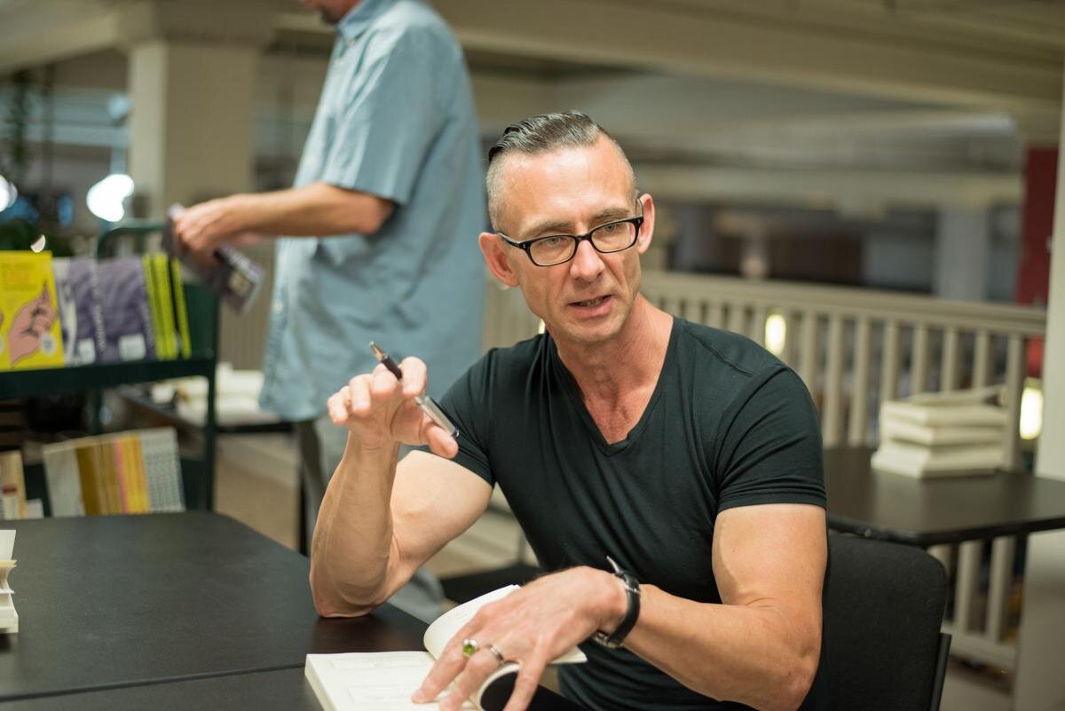 Чак Паланик, писатель, представитель transgressive fiction