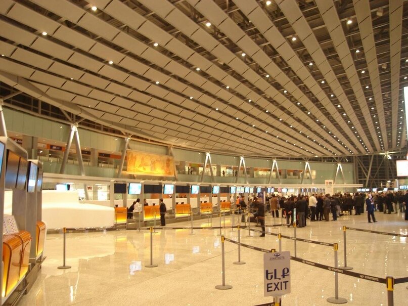 Аэропорт Звартноц (фото с сайта aviaforum.ru) 