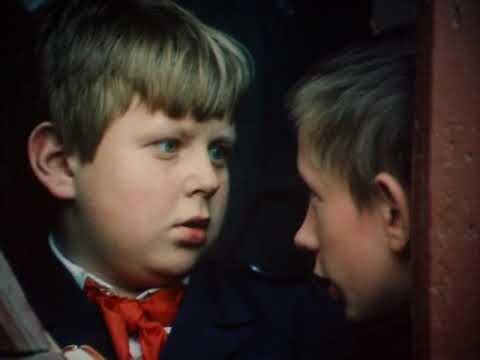 Кадр из фильма. Фима и Коля замышляют что-то