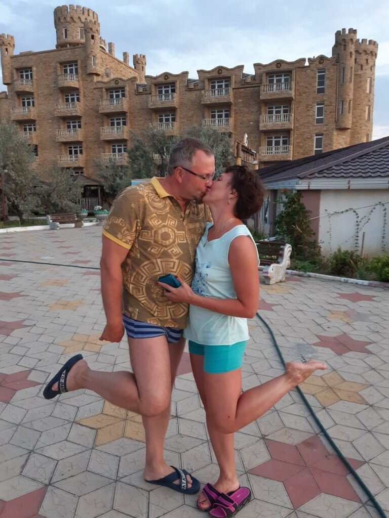 Это мы не нарочно так вот ножками сделали! Оно само. Честно!