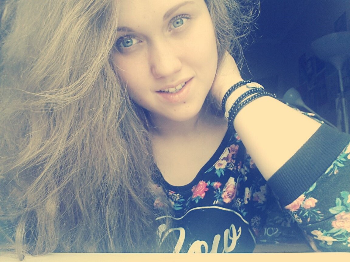 Дочь, был сильный ожог  на щеке.