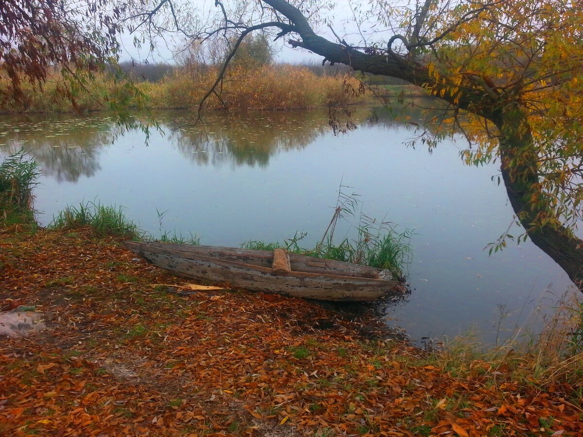 Южный  Буг. Лодка вроде нас ждет(фото автора)