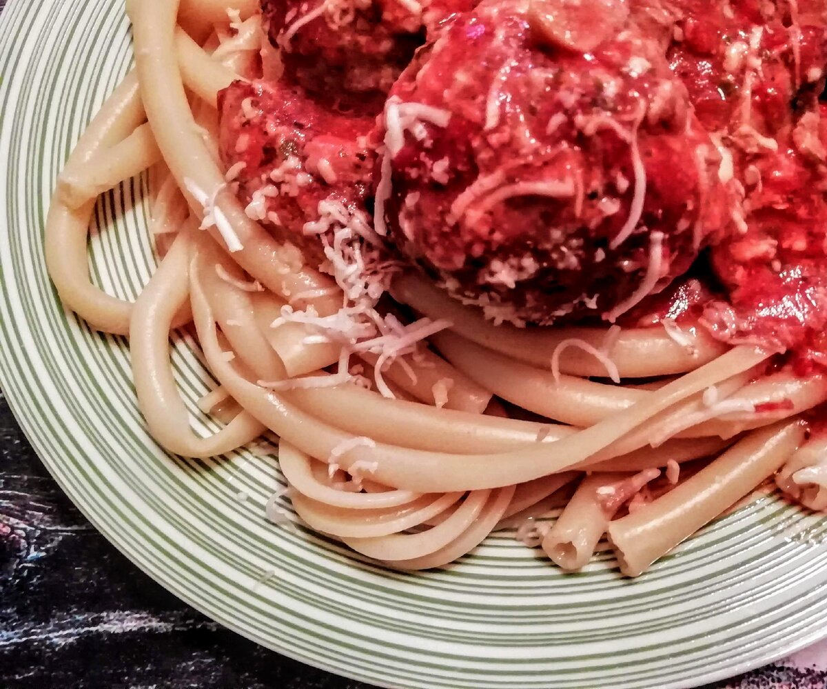 Вкусные тефтели по-итальянски с томатным соусом и грибами! Очень вкусно и очень просто