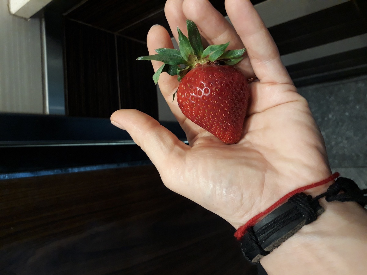 Все фрукты и ягоды отборные и вкусные. 