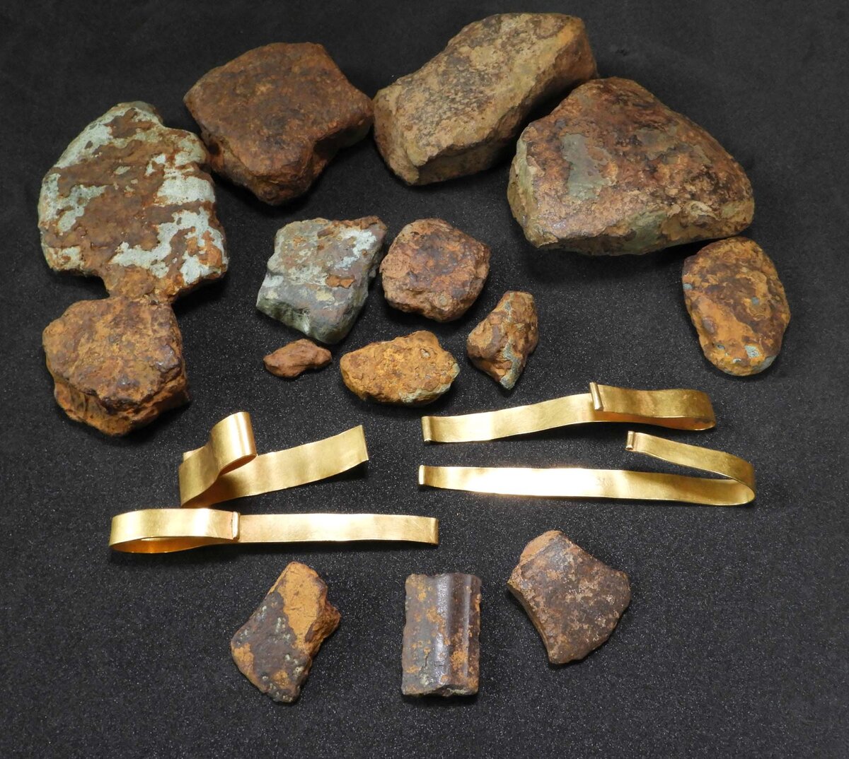 google.com/search?q=bronze+age&sxsrf=ACYBGNSK3IhECRl7cLvHwCZuKClP4yO39Q:1573912910305&source=lnms&tbm=isch&sa=X&ved=0ahUKEwjhg7S_8u7lAhUYAxAIHUo8DRMQ_AUIEigB&biw=1536&bih=706#imgrc=Bl401hLxtE2VNM: