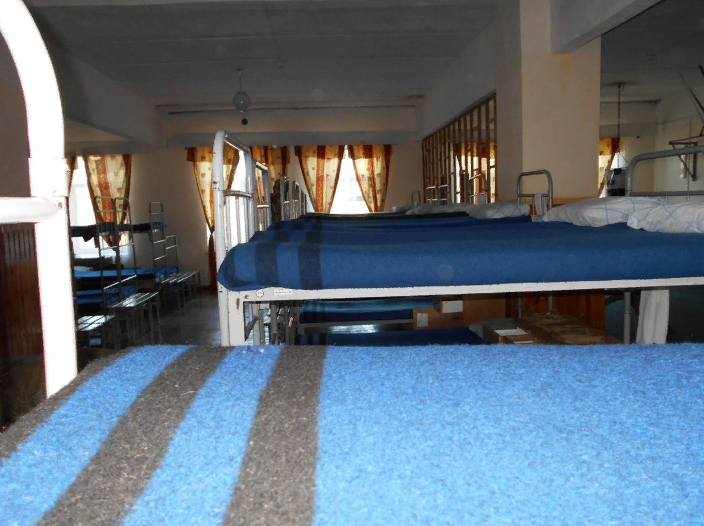 Ох...помню помню, как крайний криво  заправит и никто не идет умываться до устранения))