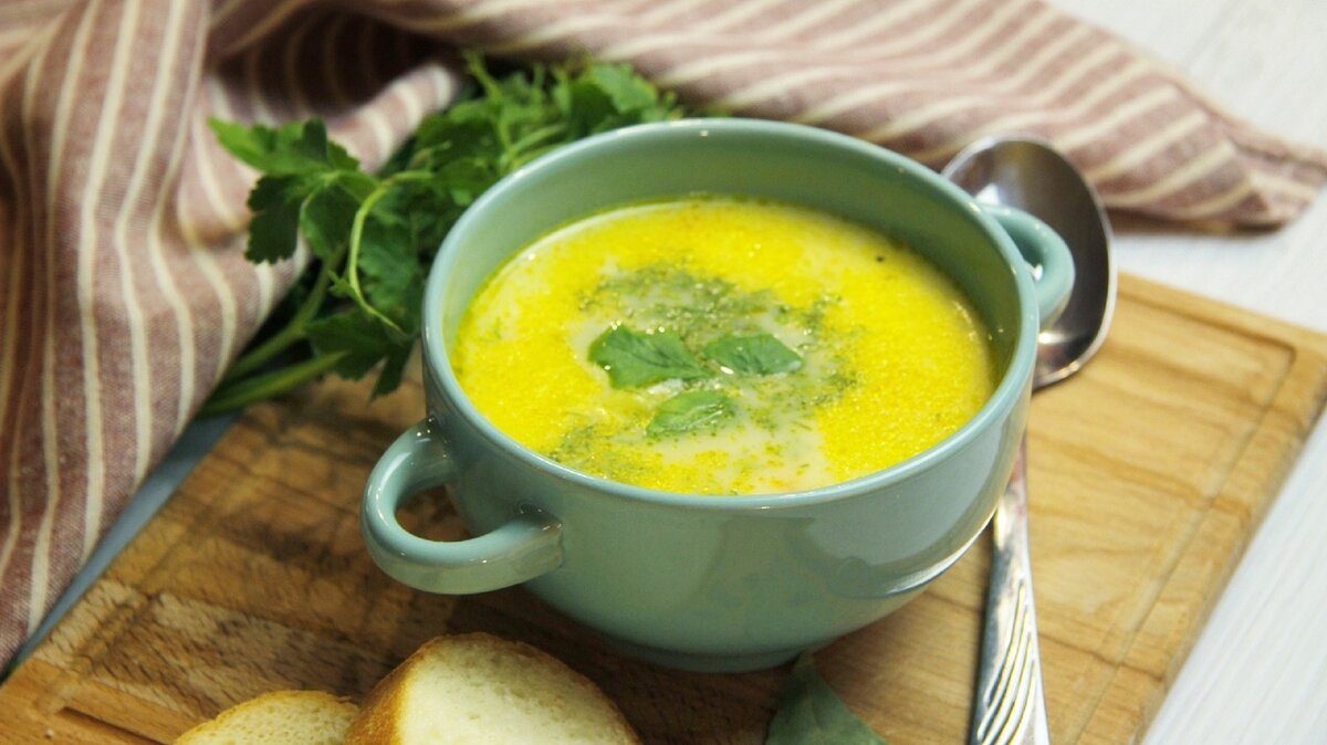 Простой рецепт супа с сыром. Сырный суп Рокфор. Суп Романо сырный. Сырный суп с плавленным сырком. Сырный суп из плавленных сырков.