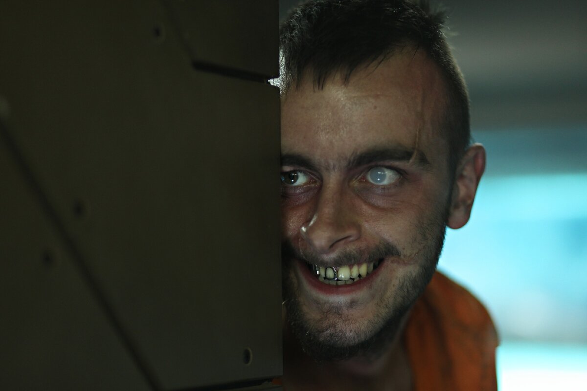 Напролом Lockout, 2012 