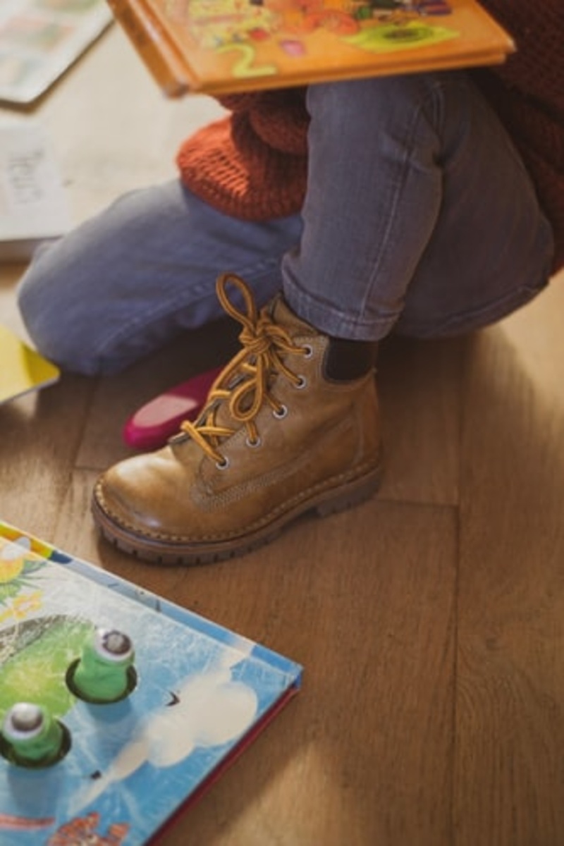 https://images.unsplash.com/photo-1573309463328-ec43614b3def?ixlib=rb-1.2.1&ixid=eyJhcHBfaWQiOjEyMDd9&auto=format&fit=crop&w=334&q=80