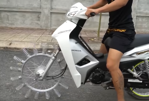 Выглядит жёстким)