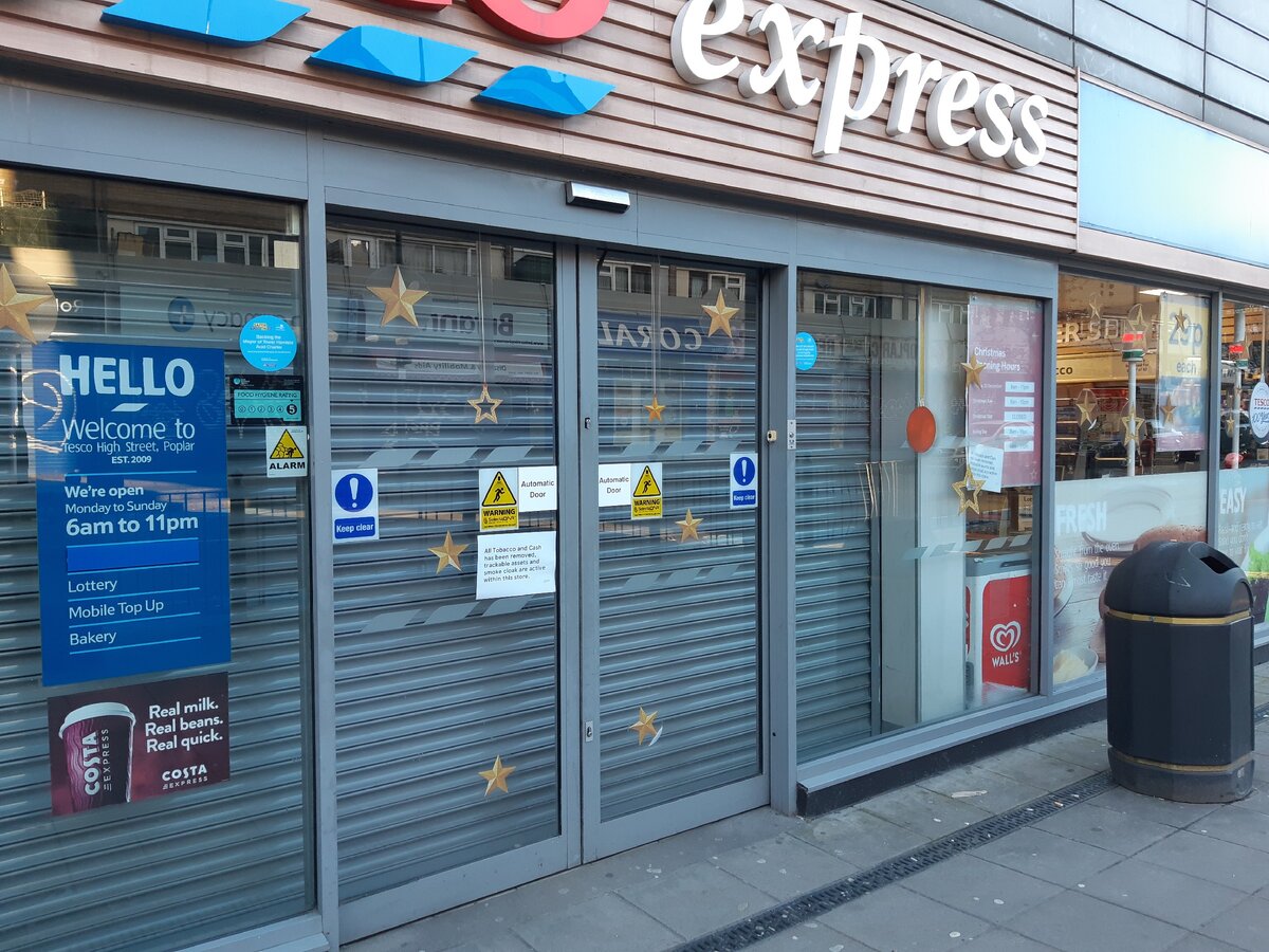 Закрыты все супермаркеты. Лондон, 25 декабря.