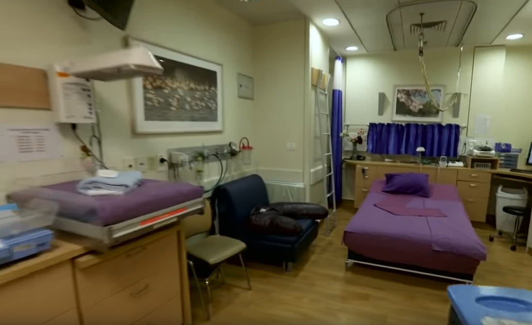 Специальная палата в которой женщина может рожать сама