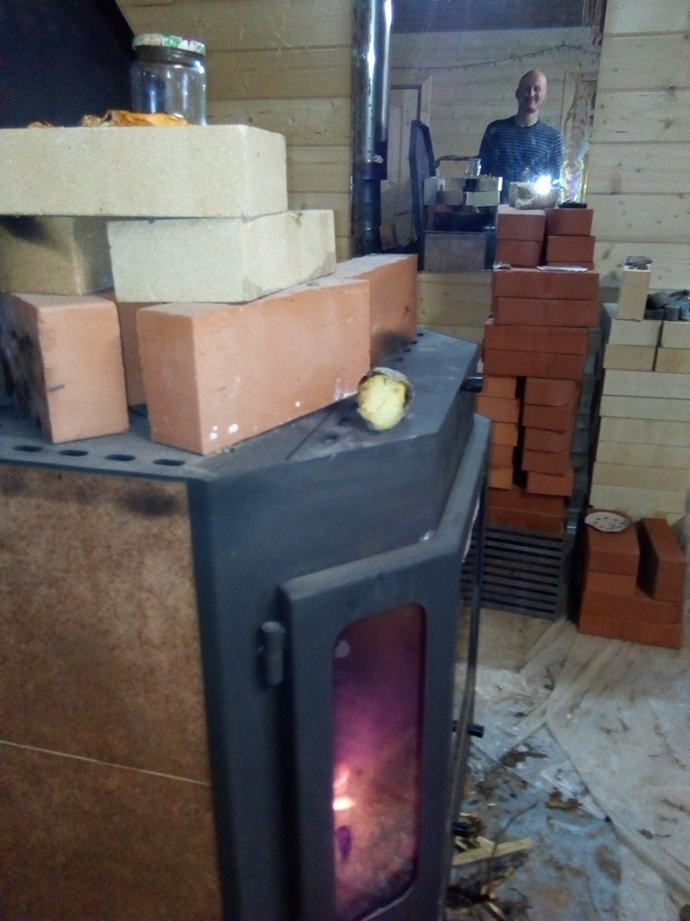 Решение простейшее- загрузить плиту на печи сухими кирпичами на ребро!