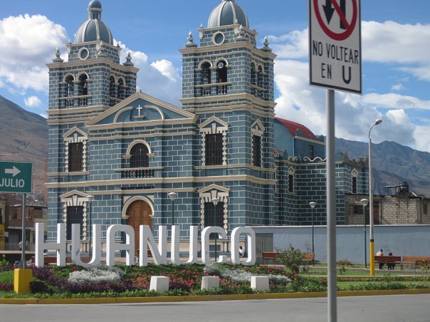 Перу – страна с огромным количеством достопримечательностей: Мачу-Пикчу, пустыня Наска, Паракас и еще, еще, еще… Конечно, на таком фоне маленький городишко Уануко теряется и малоизвестен широким массам. 