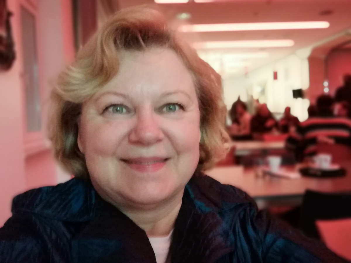 в бюфете театра Акцент