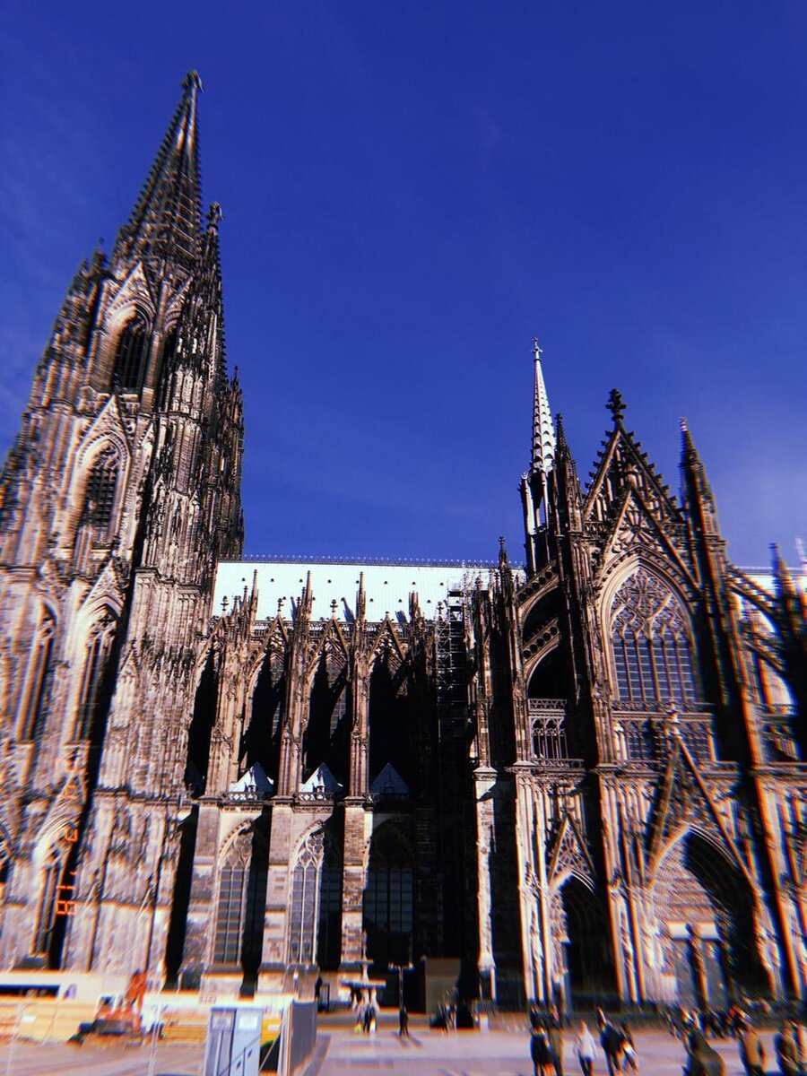 Фото автора t.me/vyhodiizkomnaty https://www.instagram.com/kyn4/