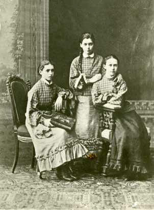 Надя и Маша Симонович, Оля Трубникова. Санкт-Петербург. 1879