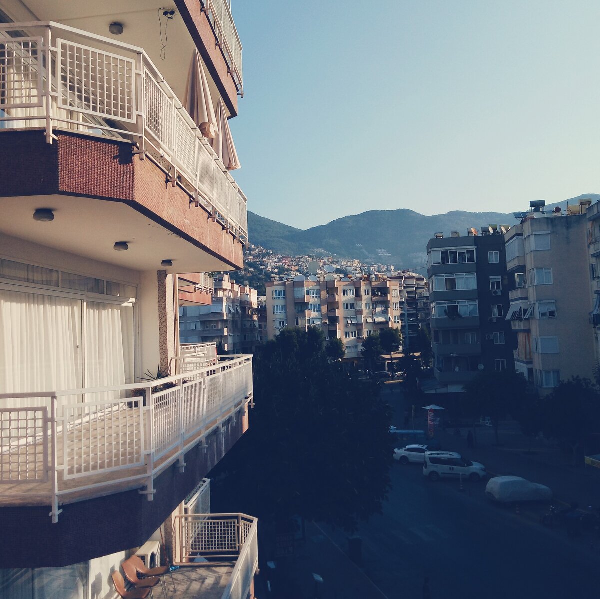 вид из окна не так уж и важен, ведь в номере мы не сидим